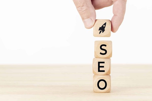 Est-ce essentiel d'utiliser un outil SEO ?