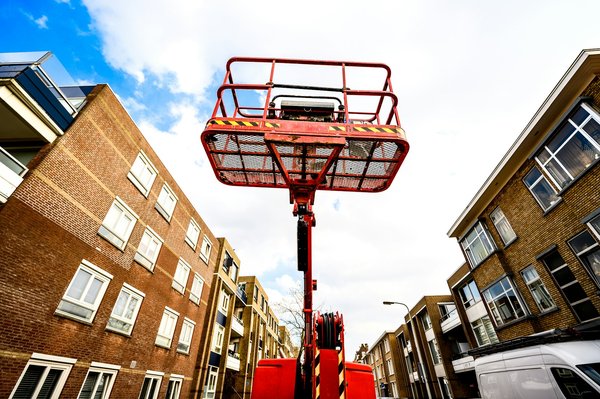 Petite nacelle élévatrice : un outil indispensable pour le travail en hauteur